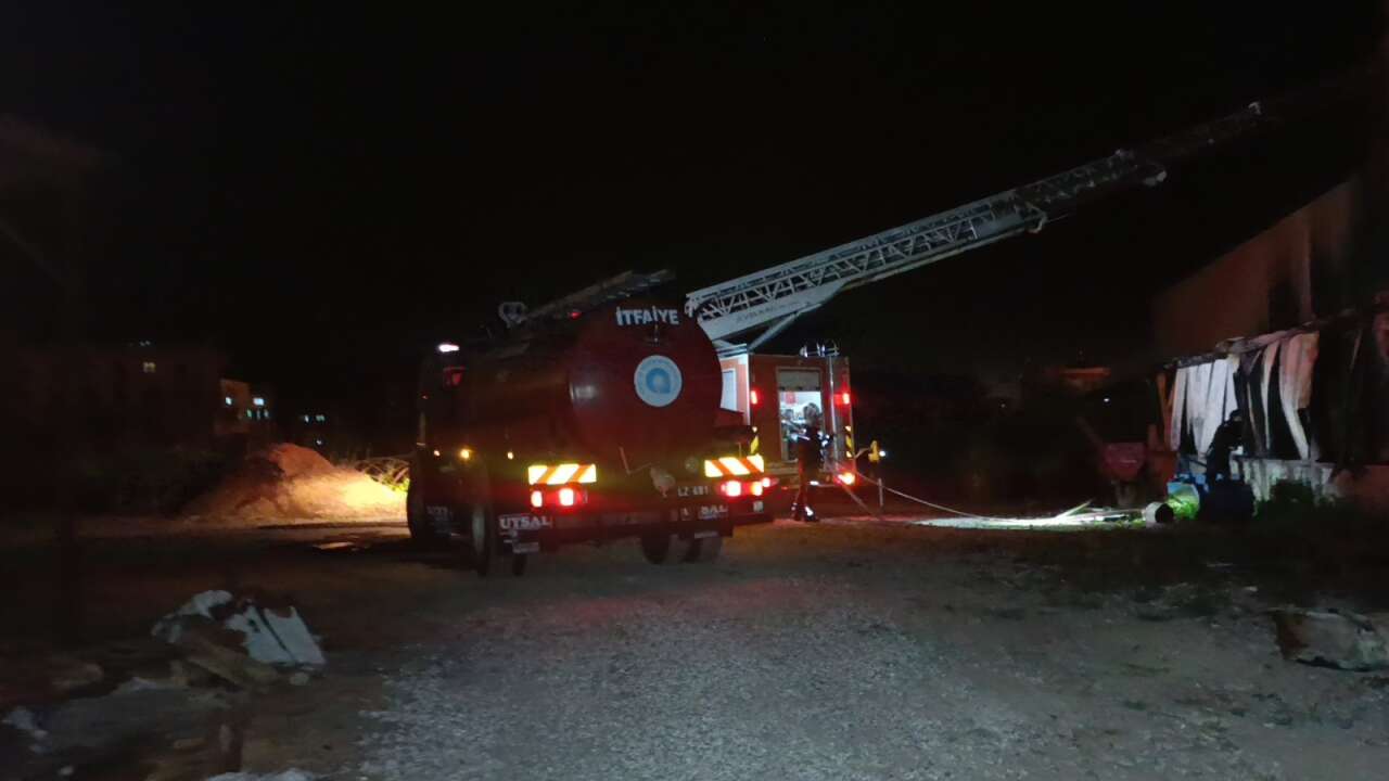 Konya yolu üzerindeki fabrikada yangın çıktı 8